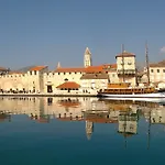 Paola Apartman Trogir