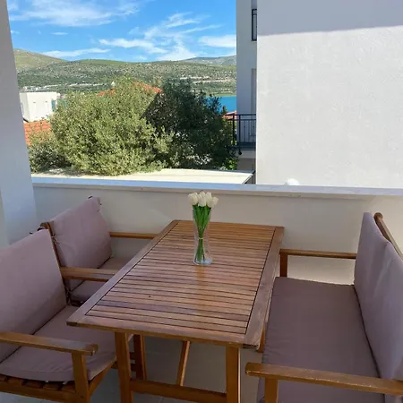 Paola Lägenhet Trogir
